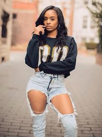 Cristina Miller seduces